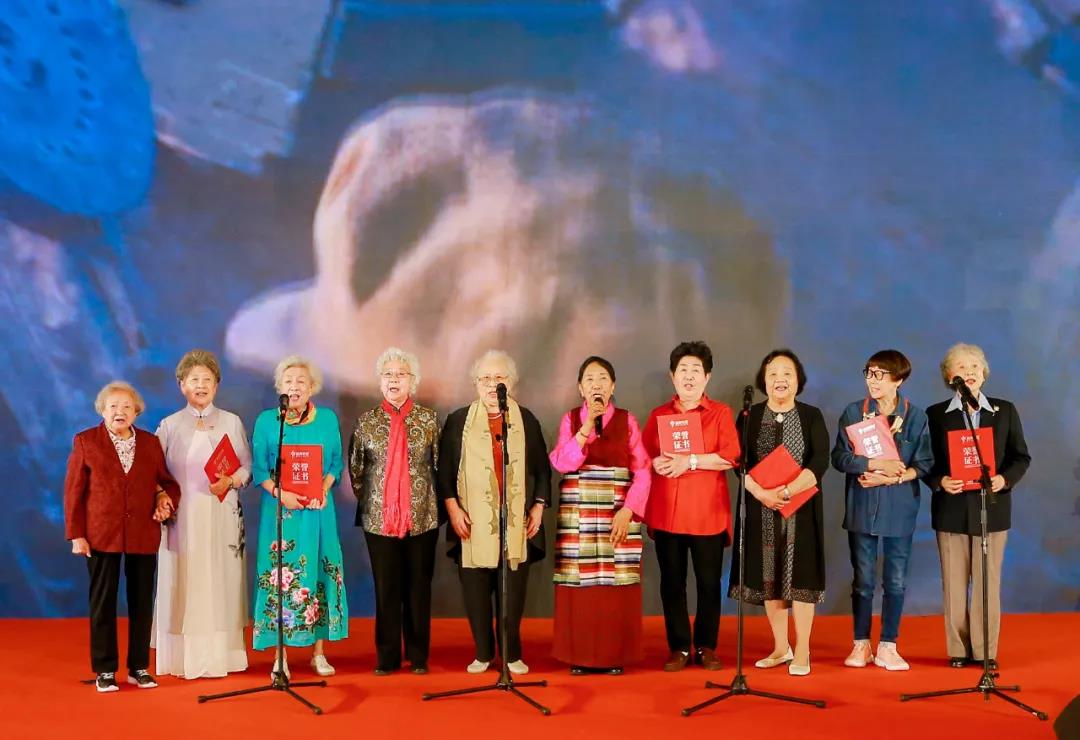 星誠(chéng)視野總經(jīng)理張立受邀參與2021中國(guó)品牌節(jié)第十四屆女性論壇，并和聯(lián)合國(guó)前副秘書(shū)長(zhǎng)沙祖康親切交流；